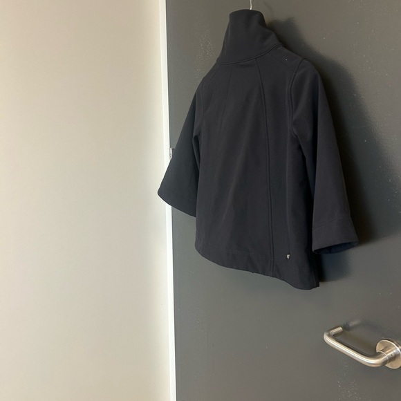 Lululemon size 4 short flair sleeved jacket neoprene feel great condition - Picture 12 of 13